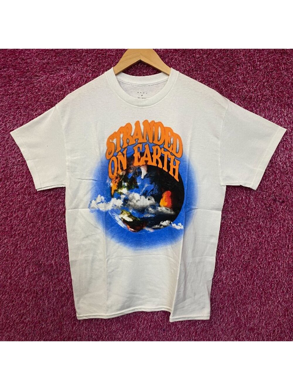 MNML "Stranded on Earth" Retro Style Graphic T-Shirt Small